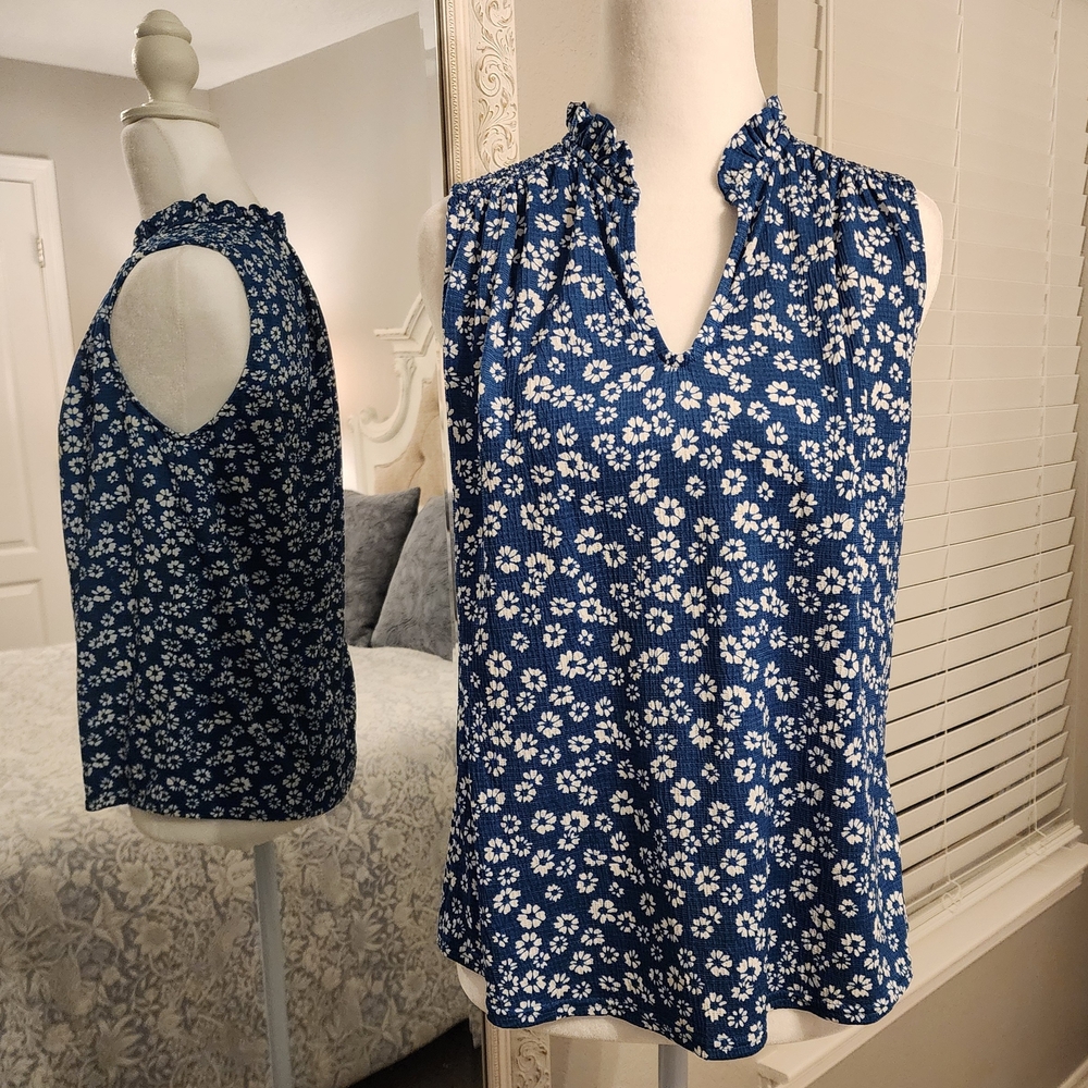 MELLODAY Navy Floral Sleeveless Blouse
